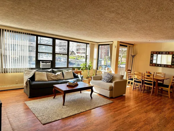 $355,000 | 162-30 Powells Cove Boulevard, Unit 2D | Beechhurst