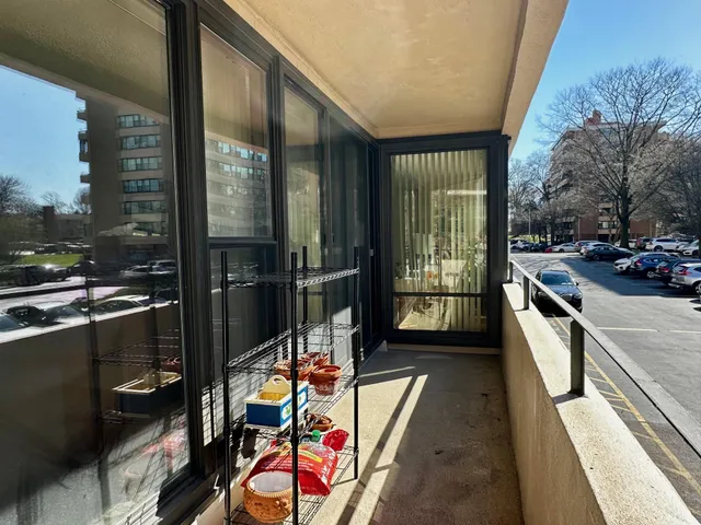 $355,000 | 162-30 Powells Cove Boulevard, Unit 2D | Beechhurst