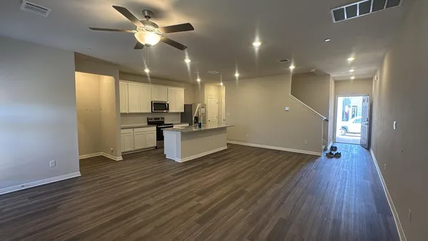 $2,045 | 1850 Settlers Glen Drive, Unit 602, Round Rock, TX 78665