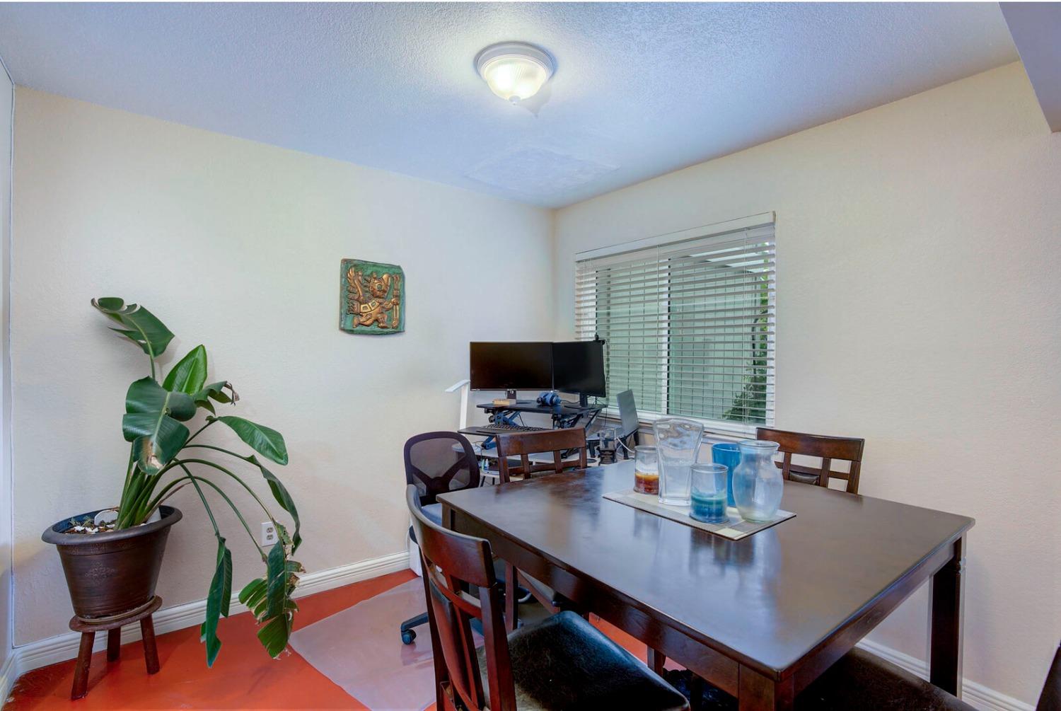 2403 Post Oak Lane Sacramento, CA 95825 - Photo 8 of 32