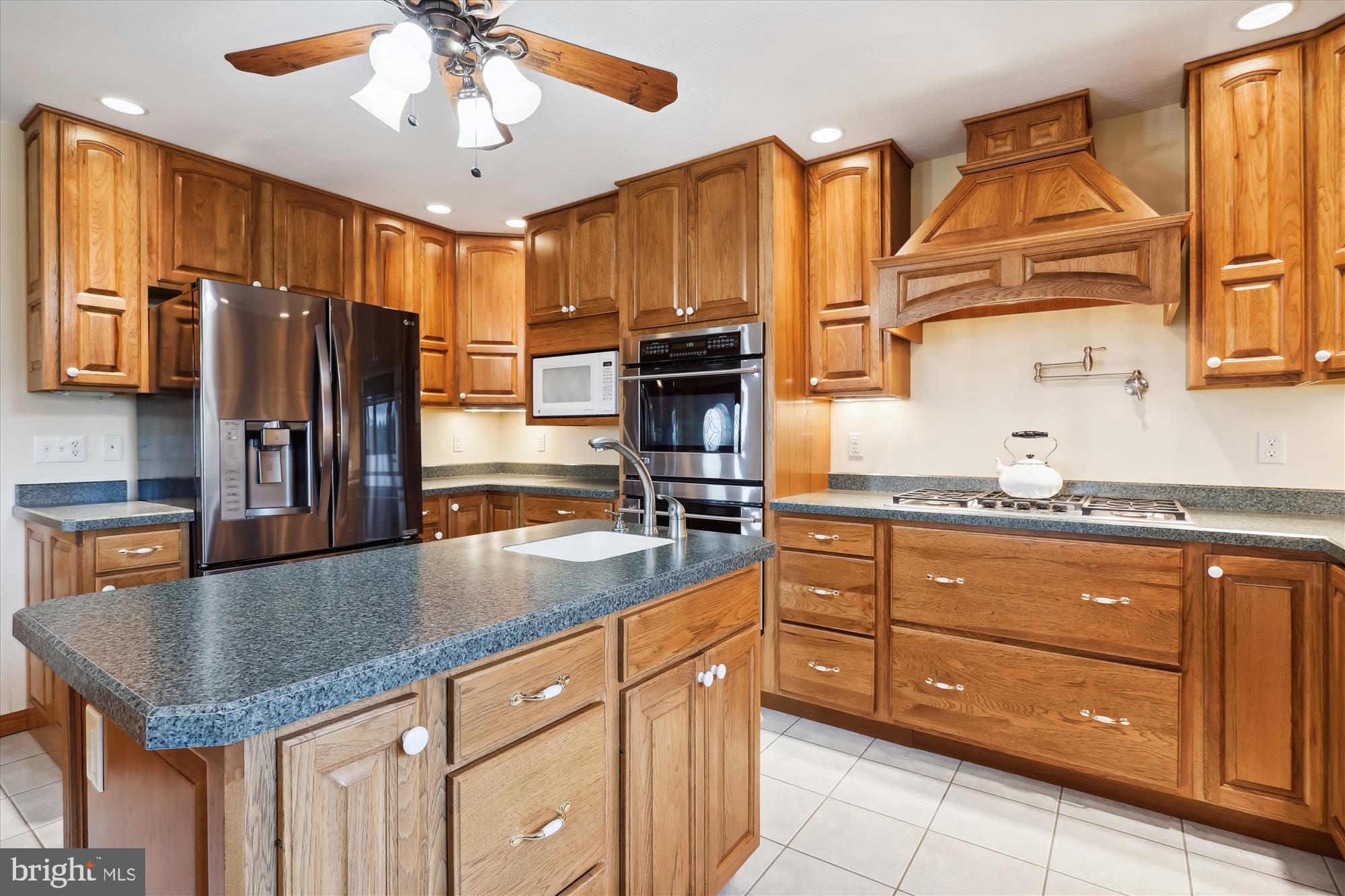 417 Greenwood Ridge Road Accident, MD 21520 - Photo 6 of 91 Kitchen Center Island