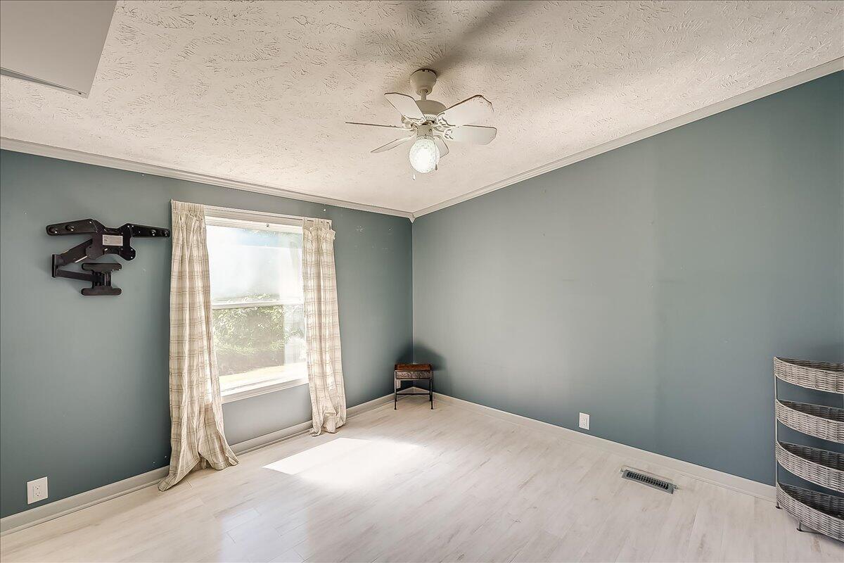 2655 Two Mile Road Winchester, KY 40391 - Photo 19 of 39 21-2-19