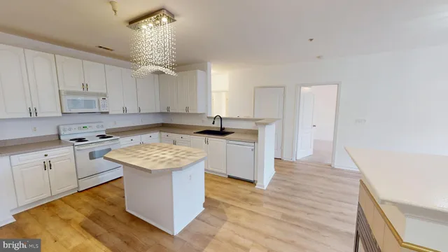 $375,000 | 400 Symphony Circle, Unit 422H, Cockeysville, MD 21030