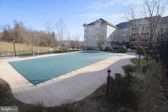 $375,000 | 400 Symphony Circle, Unit 422H, Cockeysville, MD 21030