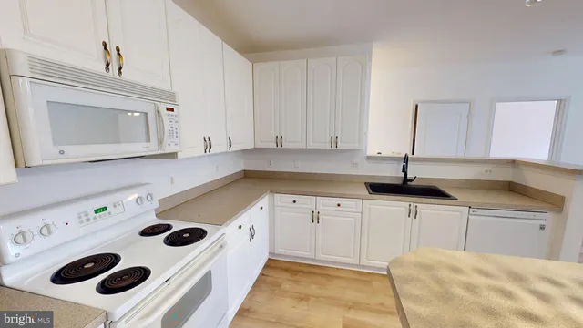 $375,000 | 400 Symphony Circle, Unit 422H, Cockeysville, MD 21030