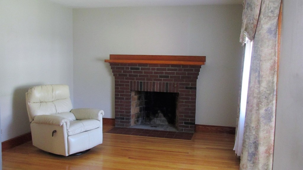 107 Thompson Road Weymouth, MA 02191 - Photo 6 of 15