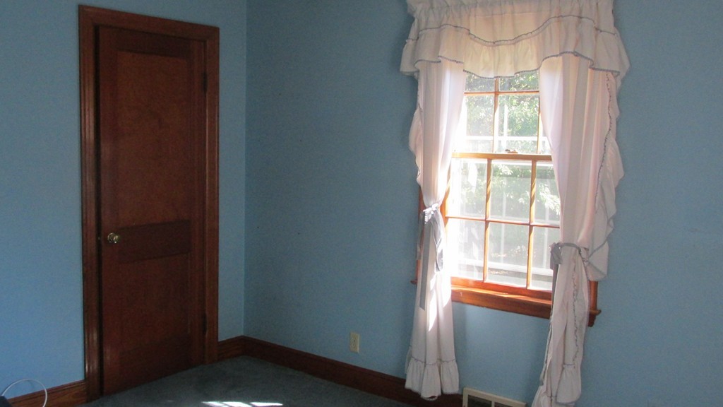 107 Thompson Road Weymouth, MA 02191 - Photo 9 of 15