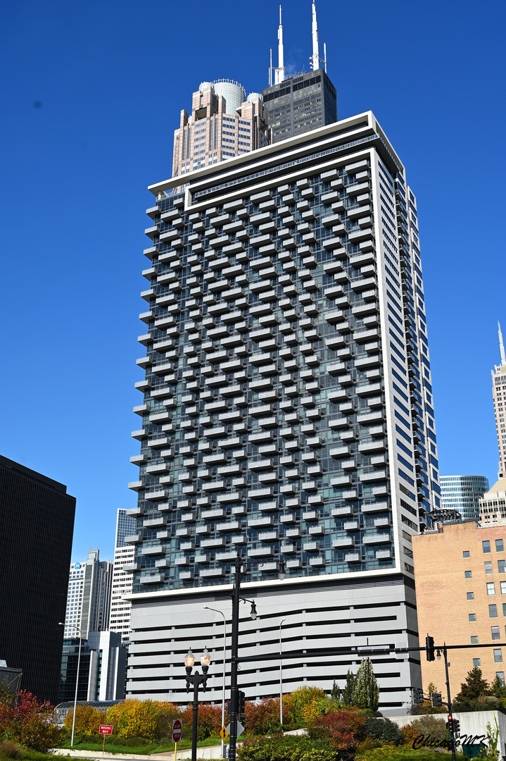 235 West Van Buren Street, Unit 2213 Chicago, IL 60607 - Photo 1 of 31 a front view of a building