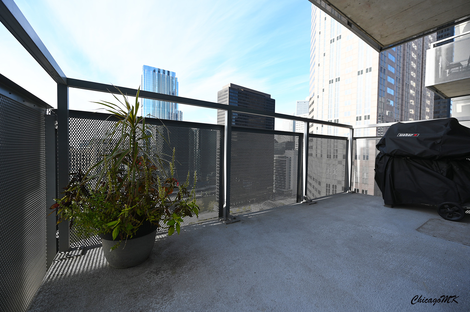 235 West Van Buren Street, Unit 2213 Chicago, IL 60607 - Photo 22 of 31 a view of a outdoor space