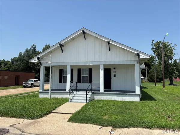 $145,000 | 404 East Center Street, Sikeston, MO 63801