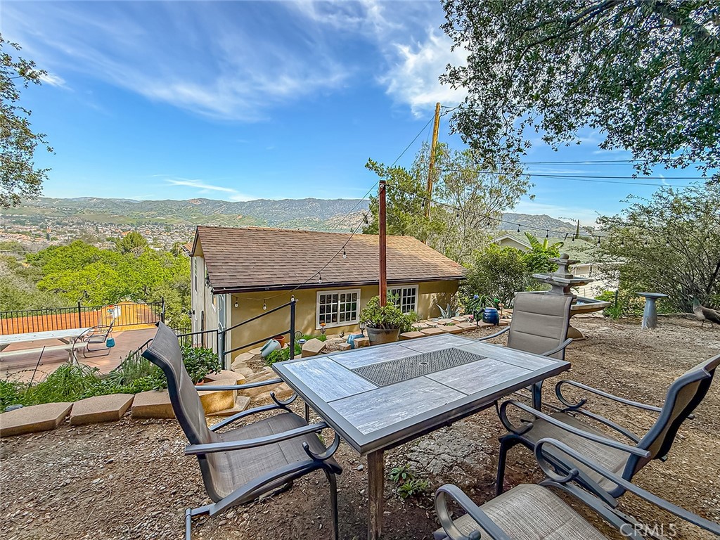 1059 Alta Vista Road Simi Valley, CA 93063 - Photo 2 of 30