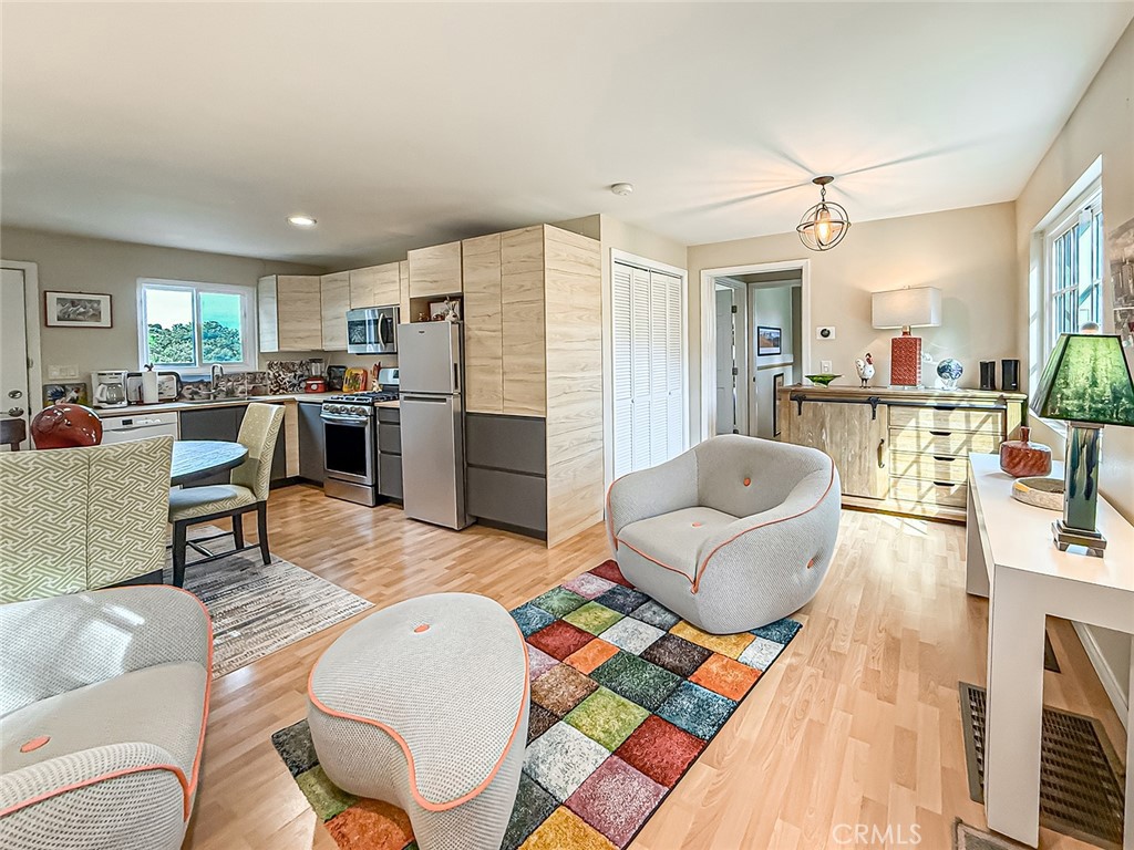 1059 Alta Vista Road Simi Valley, CA 93063 - Photo 4 of 30