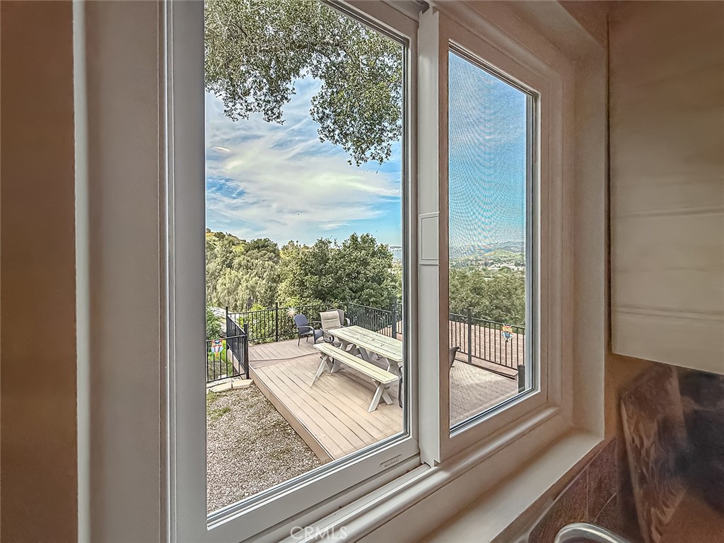 1059 Alta Vista Road Simi Valley, CA 93063 - Photo 9 of 30