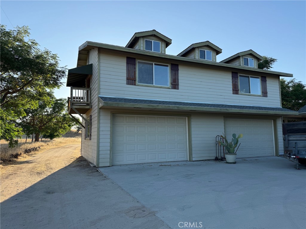 6535 O'Donovan Road Creston, CA 93432 - Photo 8 of 18 a front view of a house with parking