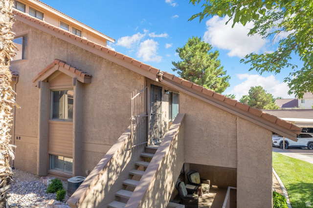 860 South Village Road, Unit O8 St. George, UT 84770 - Photo 2 of 37