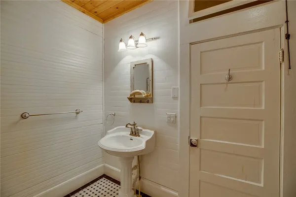 $1,895,000 | 107 North Broadway Street, Fellsmere, FL 32948