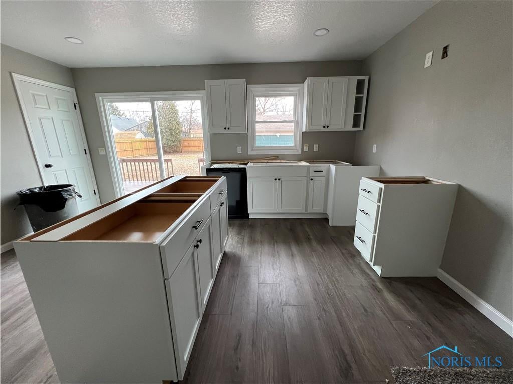 2710 Seaman Road Oregon, OH 43616 - Photo 3 of 16 Gallery Image 3