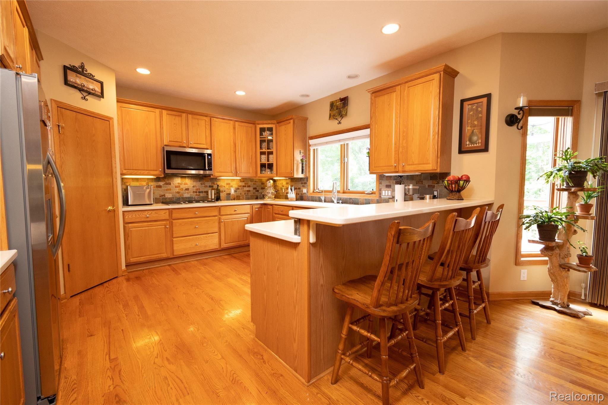 9449 Quail Ridge Run Brighton, MI 48114 - Photo 16 of 71 DSC_0804.jpg