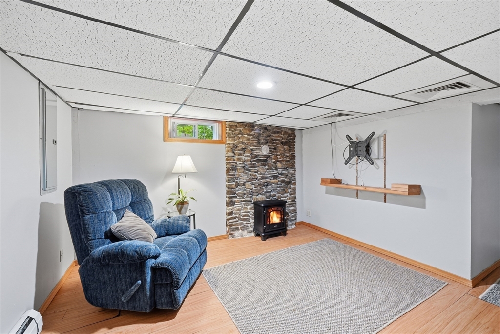39 North Common Road Westminster, MA 01473 - Photo 24 of 37