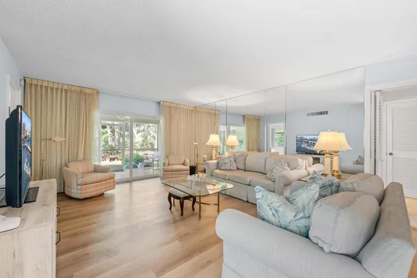 $525,000 | 1262 Sugar Sands Boulevard, Unit 126, Singer Island, FL 33404