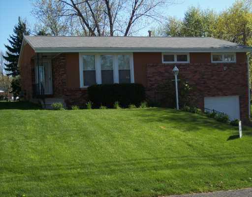 19 Rolling Road Cranberry Township, PA 16066 - Photo 1 of 7 Exterior Front.