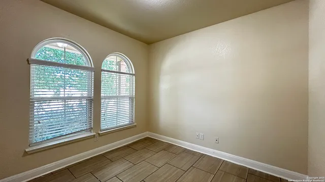 a view of empty room with window