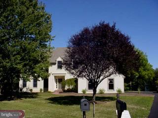 857 Monteith Drive Wayne, PA 19087 - Photo 2 of 6 Gallery Image 2