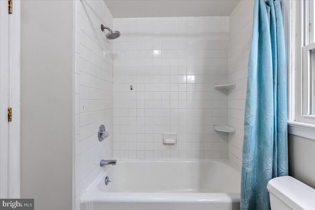 1100 Plum Point Road Huntingtown, MD 20639 - Photo 23 of 52 BATH