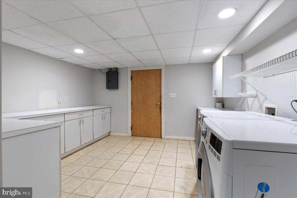 1100 Plum Point Road Huntingtown, MD 20639 - Photo 28 of 52 HUGE LAUNDRY ROOM HAS WET SINK