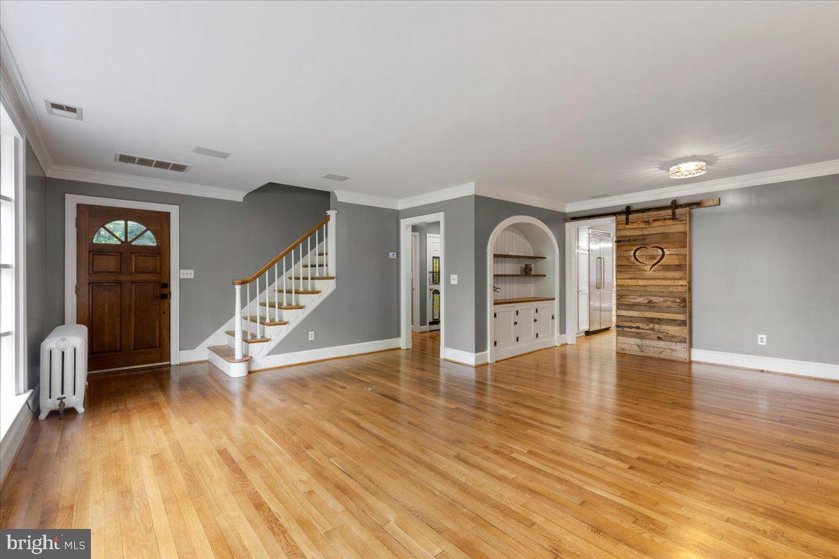 1100 Plum Point Road Huntingtown, MD 20639 - Photo 5 of 52 LIVING ROOM