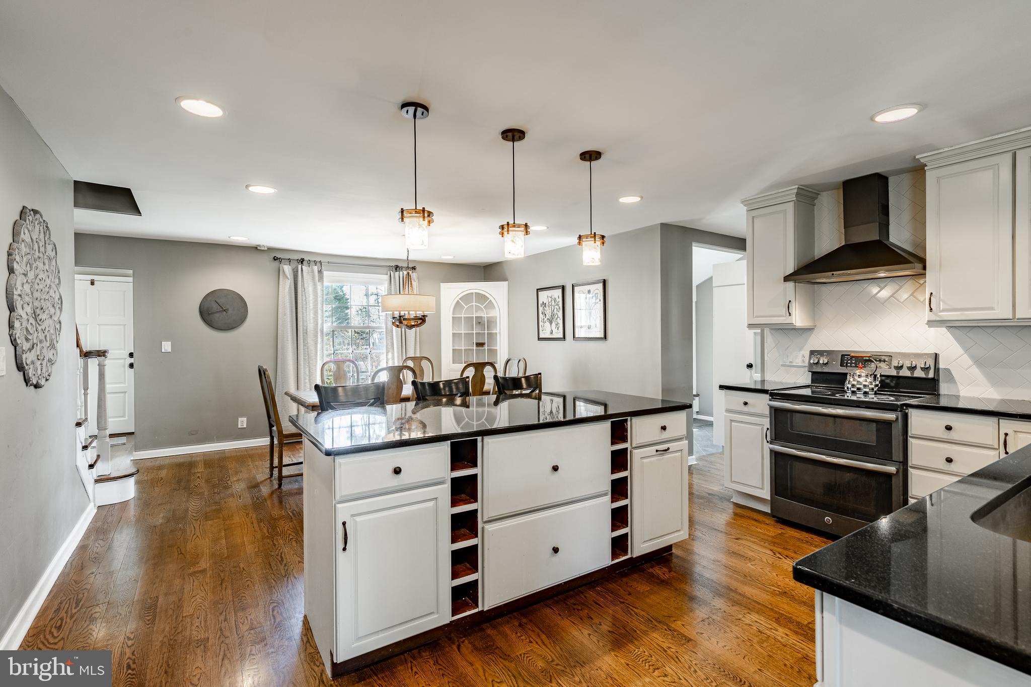 207 Maplewood Road West Chester, PA 19382 - Photo 3 of 58 Gallery Image 3