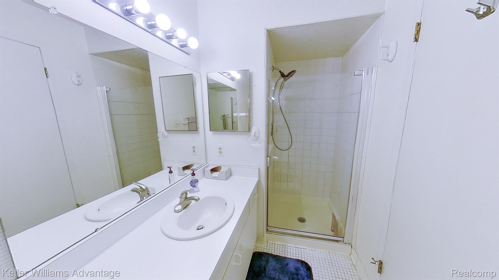 29521 Pine Ridge Circle Farmington, MI 48331 - Photo 12 of 25 29521-Pine-Ridge-Circle-09092020_140436.jpg