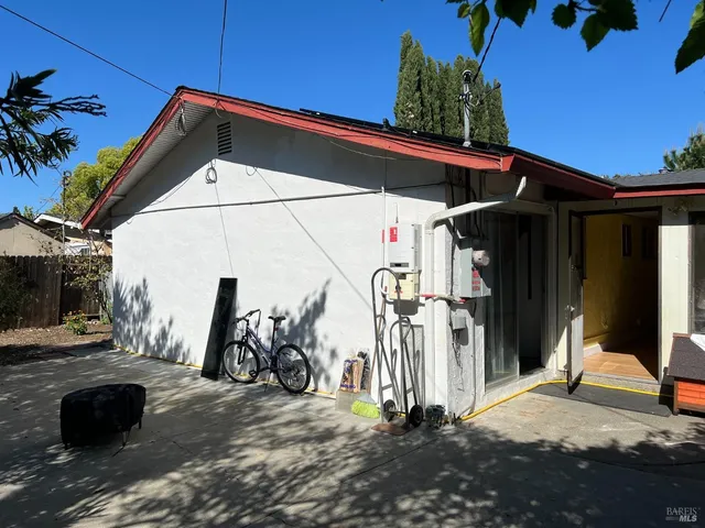 a view of a garage