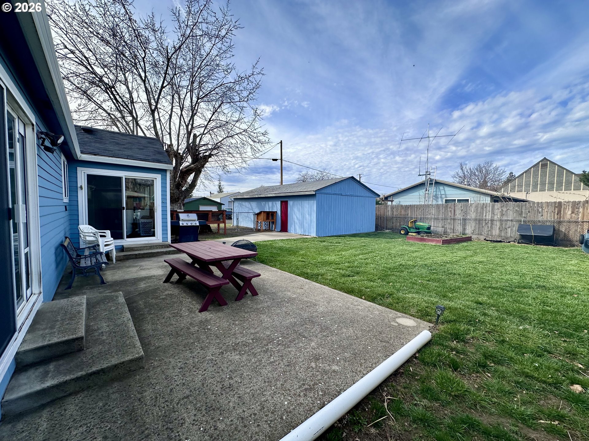 169 West Chestnut Street Union, OR 97883 - Photo 33 of 35 a view of a house with backyard and porch
