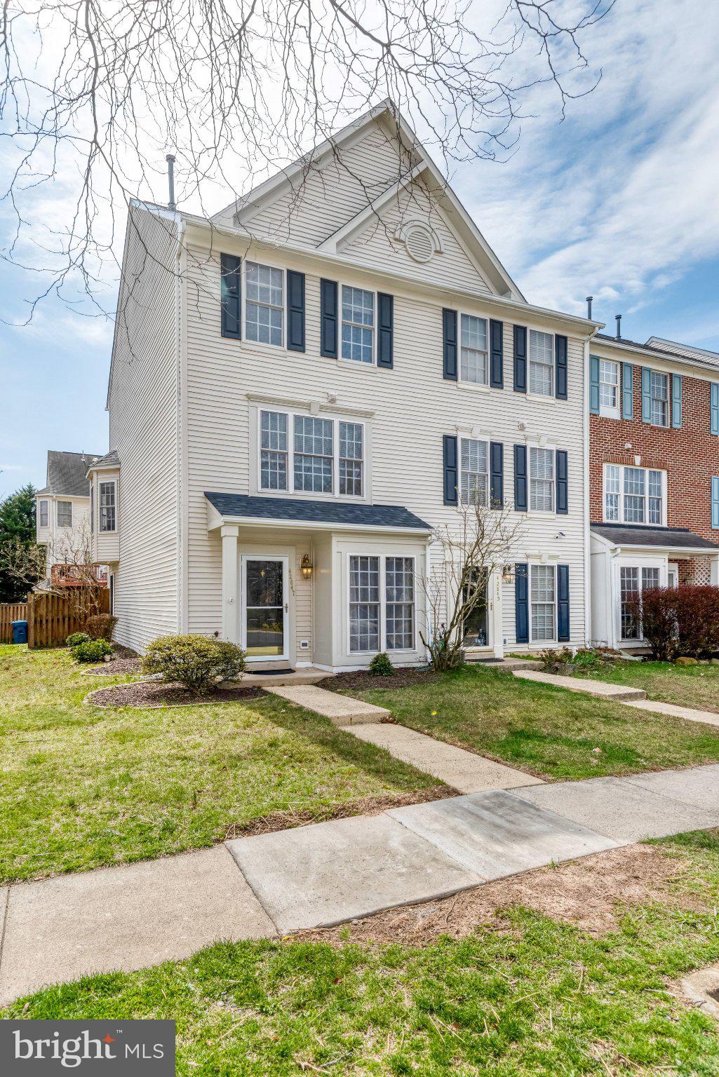 42847 Pilgrim Square Chantilly, VA 20152 - Photo 2 of 34 Charming three-story home with curb appeal.