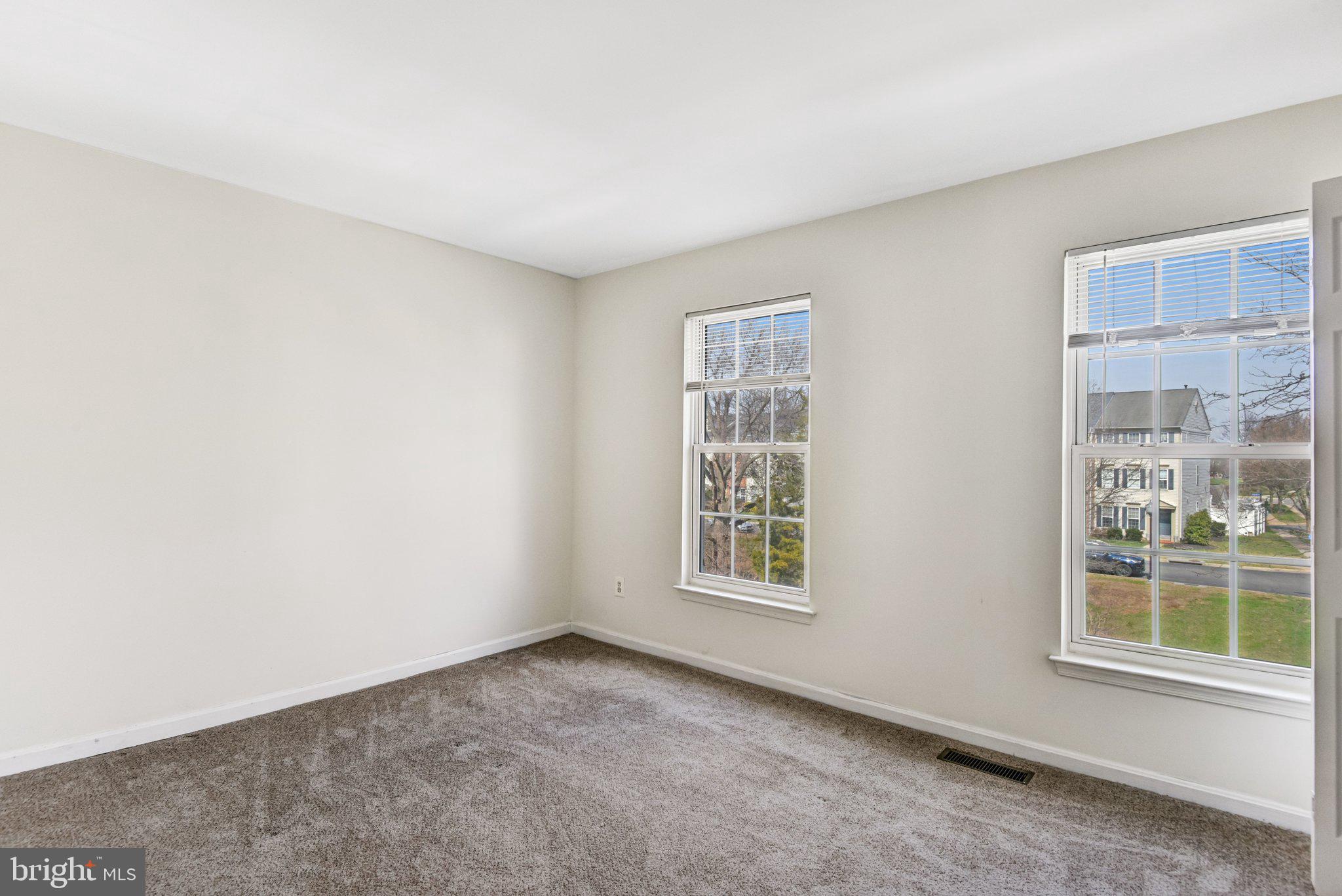 42847 Pilgrim Square Chantilly, VA 20152 - Photo 22 of 34 Bright and airy room with views.