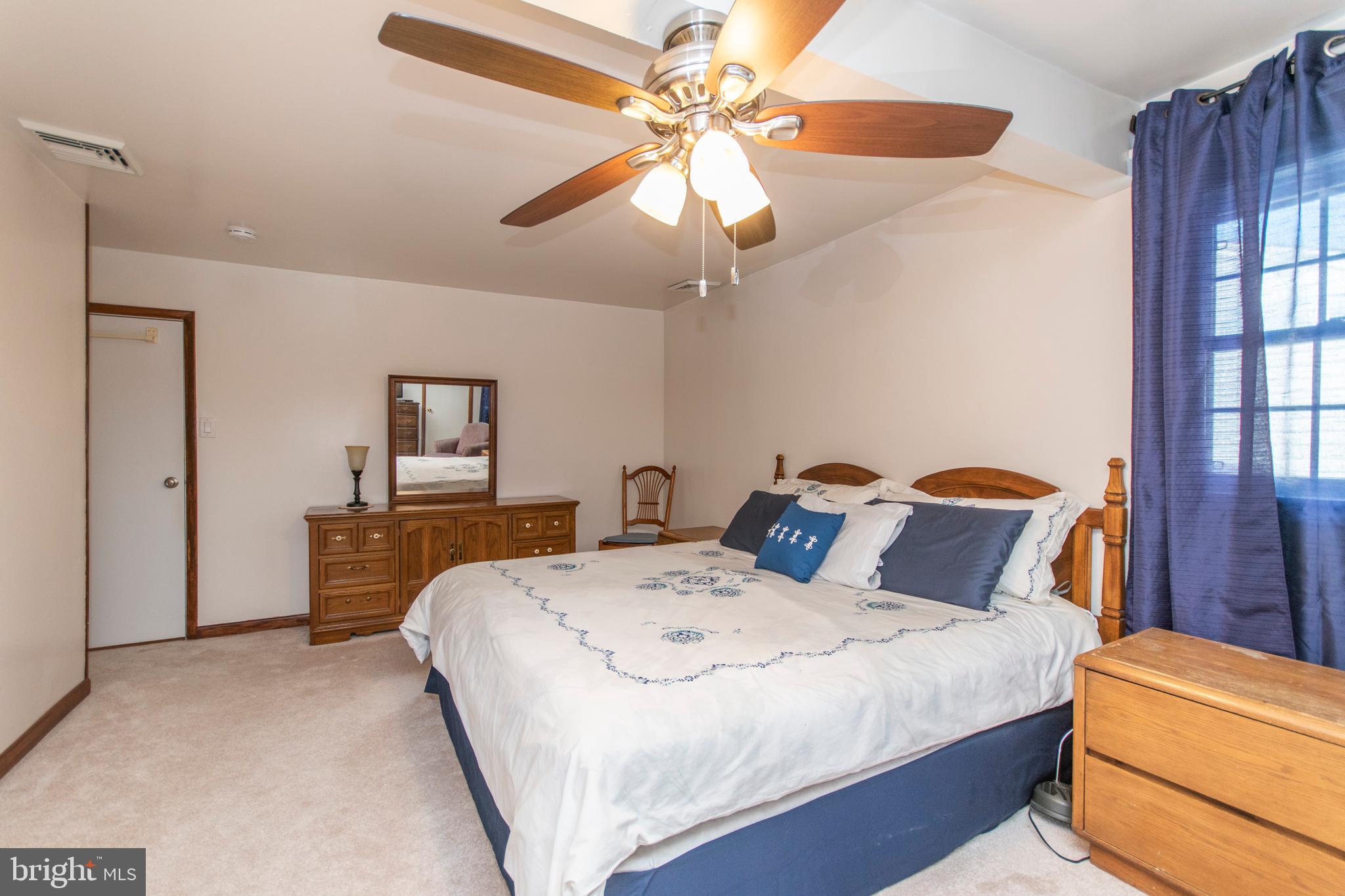 819 Chesterton Road Fairless Hills, PA 19030 - Photo 4 of 22 Gallery Image 4