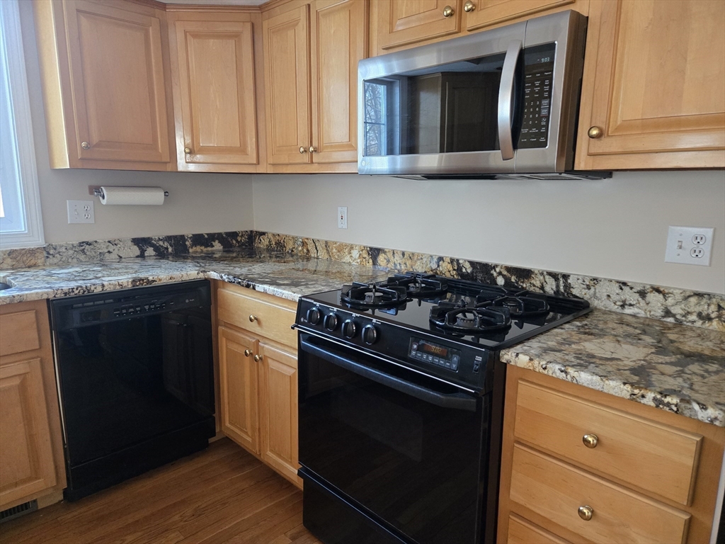 7 Tree Top Way Methuen, MA 01844 - Photo 6 of 35