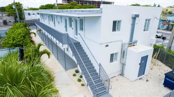 $1,700 | 1955 Northwest 2nd Court, Unit 201, Miami, FL 33136