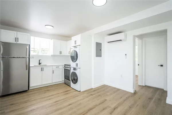 $1,700 | 1955 Northwest 2nd Court, Unit 201, Miami, FL 33136