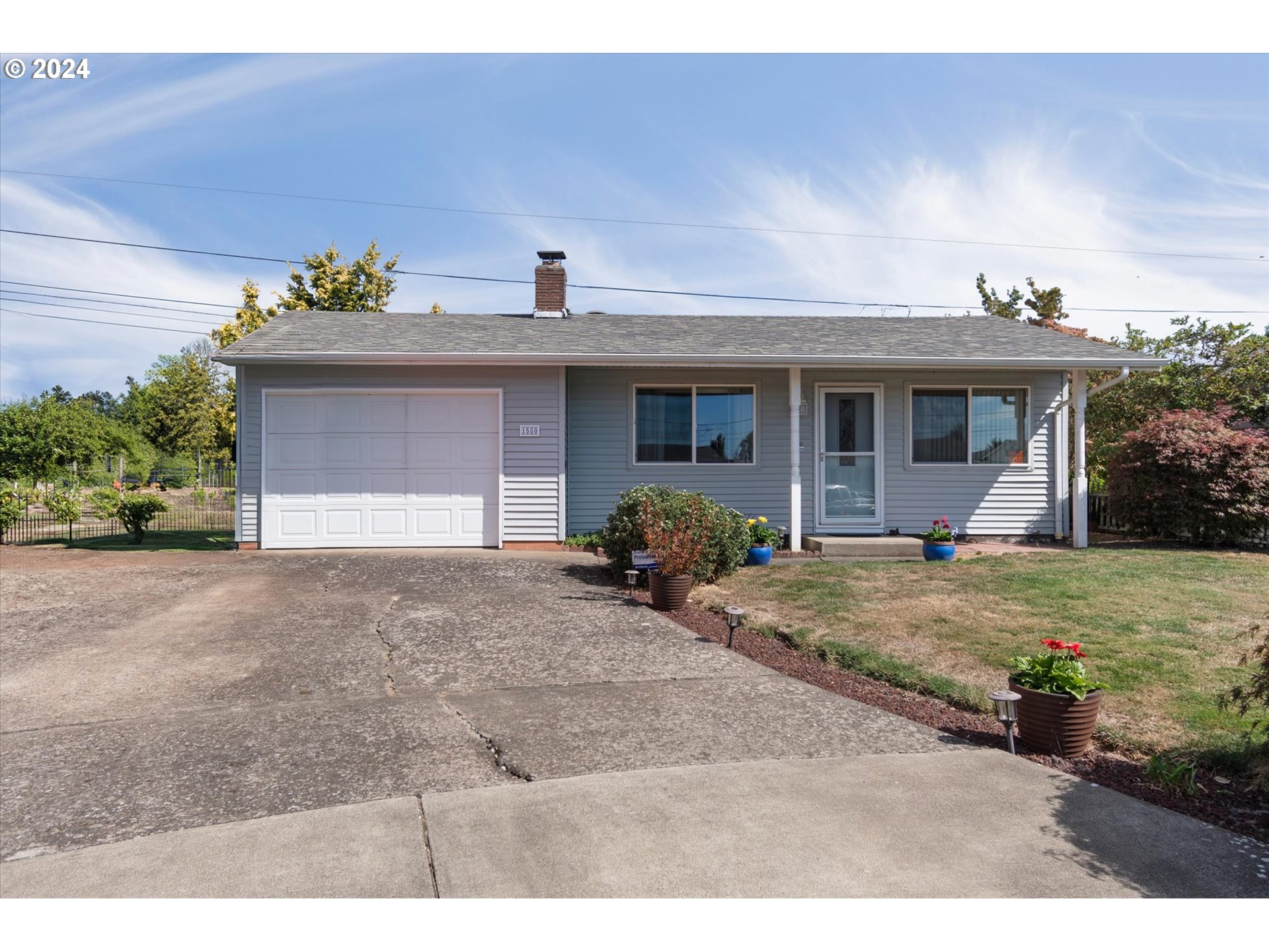 1580 Thompson Road Woodburn, OR 97071 - Photo 27 of 37 Front Yard