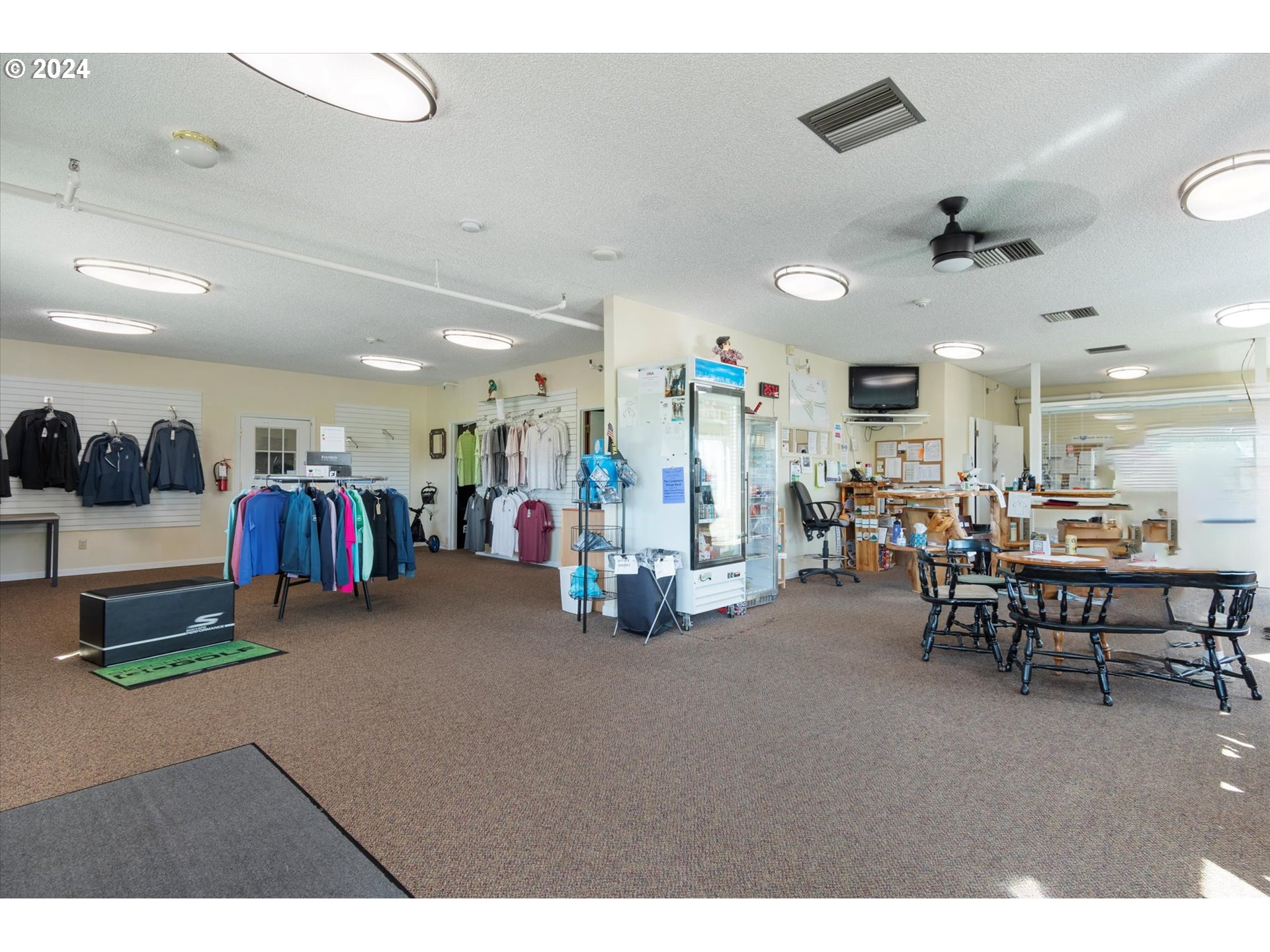 1580 Thompson Road Woodburn, OR 97071 - Photo 35 of 37 Community Amenities