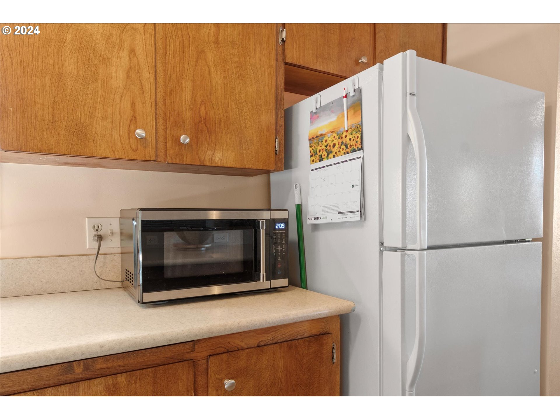 1580 Thompson Road Woodburn, OR 97071 - Photo 10 of 37 Kitchen