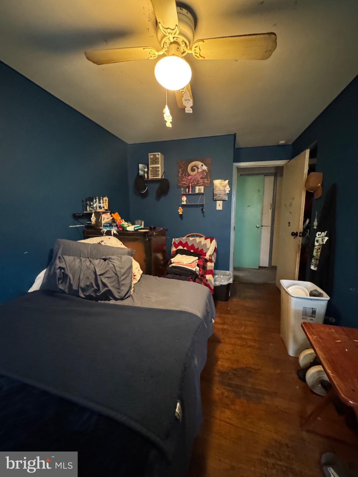 2009 Heather Road Folcroft, PA 19032 - Photo 19 of 30 Cozy retreat with vibrant blue walls.