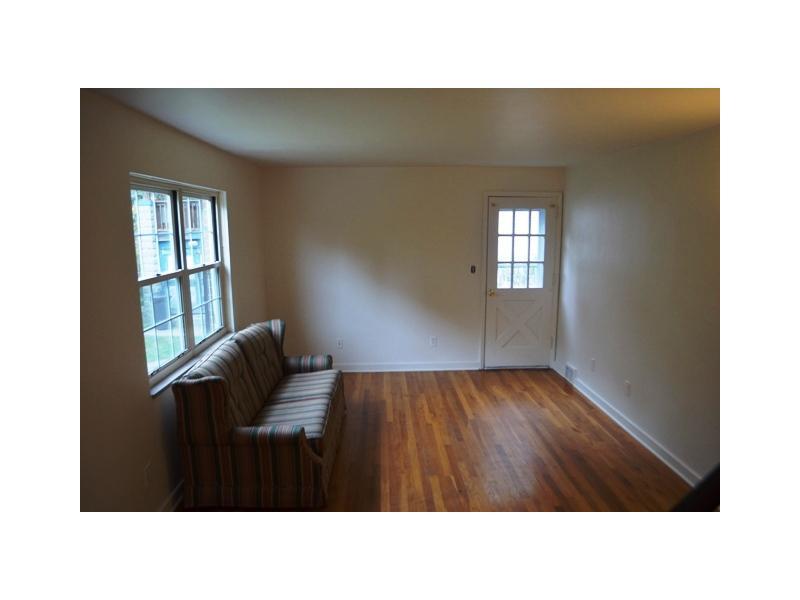 343 Beadling Rd. Mt. Lebanon, PA 15228 - Photo 2 of 15 Living Room.