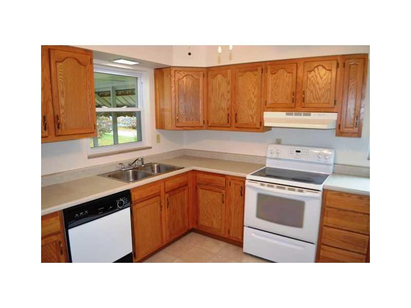 343 Beadling Rd. Mt. Lebanon, PA 15228 - Photo 4 of 15 Kitchen.