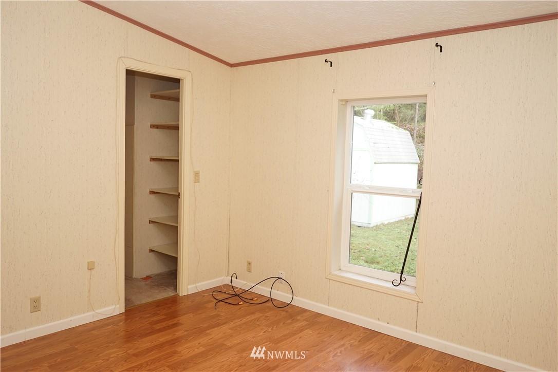 8405 Rainier Road Southeast Olympia, WA 98513 - Photo 11 of 24 Gallery Image 11