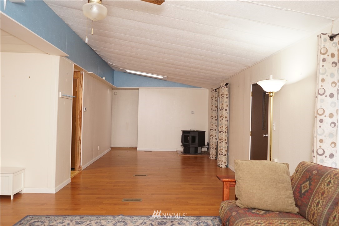 8405 Rainier Road Southeast Olympia, WA 98513 - Photo 17 of 24 Gallery Image 17