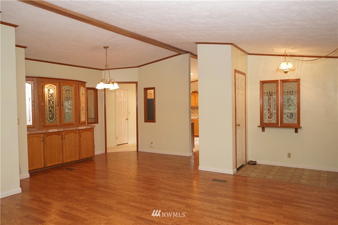8405 Rainier Road Southeast Olympia, WA 98513 - Photo 6 of 24 Gallery Image 6
