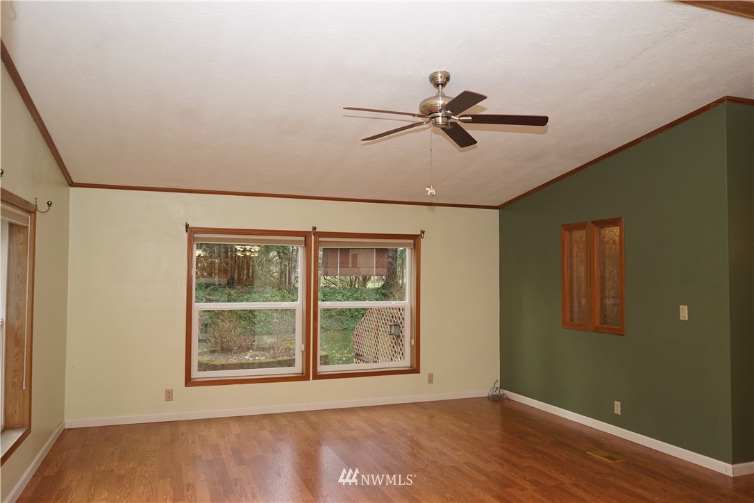 8405 Rainier Road Southeast Olympia, WA 98513 - Photo 9 of 24 Gallery Image 9
